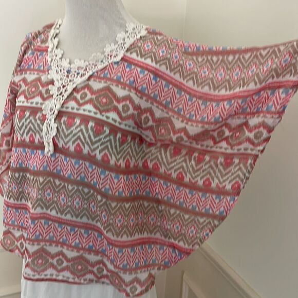 Rayon non-stretch angel arm top with lace Aztec print size XS - Picture 3 of 9